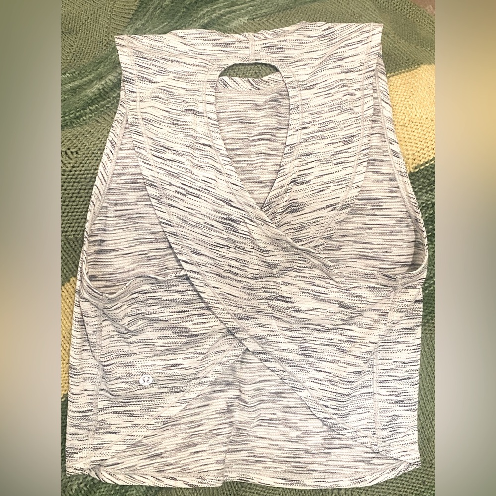 LULULEMON Lightweight crop tank top with crisscross design on the back
